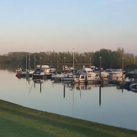 Luxus Im Schoenen Recratiepark De Veerstal * Rheden