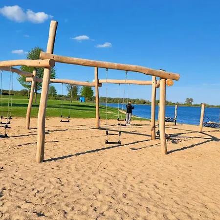 Luxus Im Schoenen Recratiepark De Veerstal 木屋 *