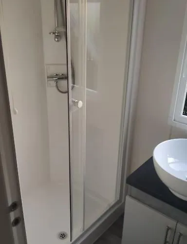 Chalet Luxus Im Schoenen Recratiepark De Veerstal *