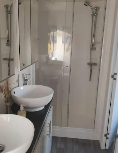 木屋 Luxus Im Schoenen Recratiepark De Veerstal *