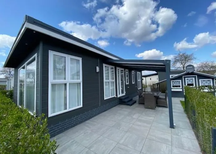 Luxus Im Schoenen Recratiepark De Veerstal Chalet