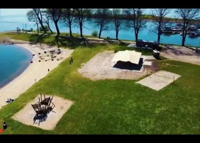 Luxus Im Schoenen Recratiepark De Veerstal Chalet *