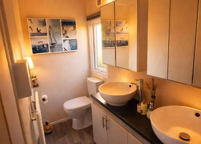 Luxus Im Schoenen Recratiepark De Veerstal 木屋