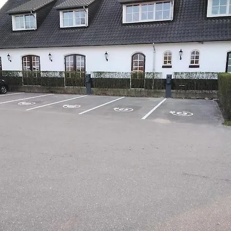 Luxus Im Schoenen Recratiepark De Veerstal בקתה *